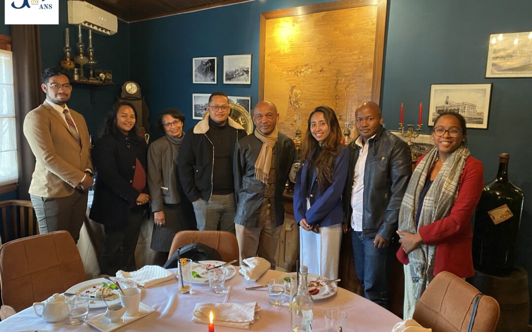 FTHM Consulting – MEETING WITH THE TOP GRADUATES CLASS FROM INSCAE